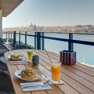 Land's End, Boutique 4* Sliema