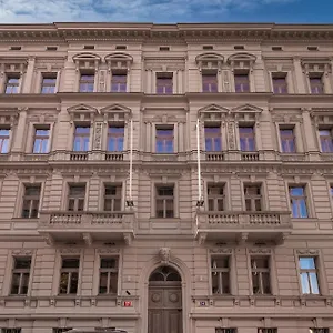 https://aparthotel-rimska-14.praguehotelsweb.com